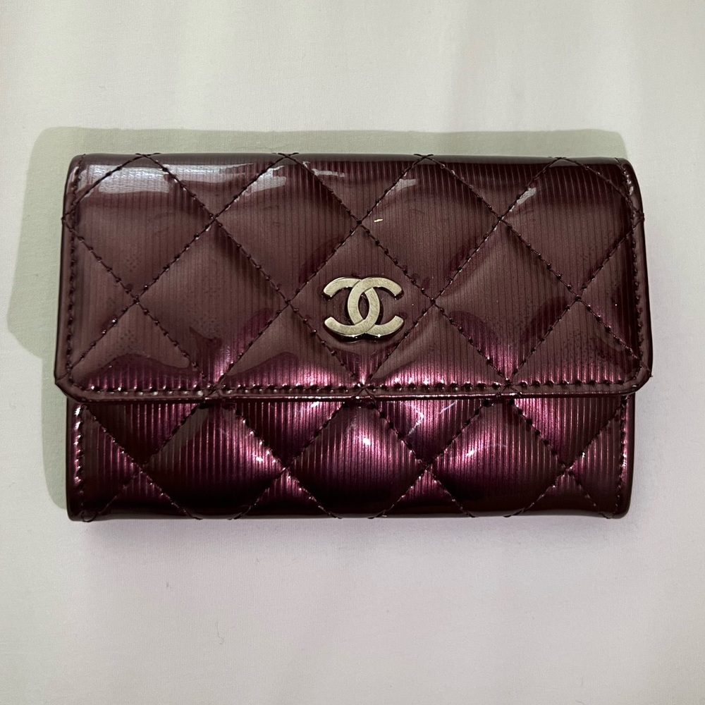 CHANEL fold key holder!! Used once. Beautiful color and texture!!